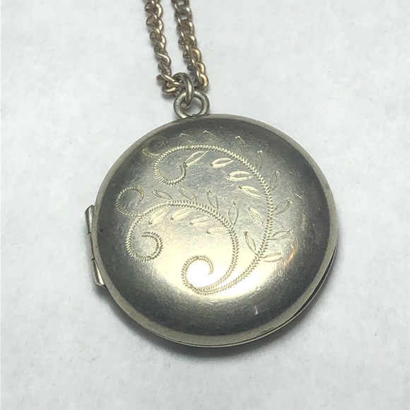 Ethnic Engraved Heavy Silver Locket Necklace - Picture 1 of 4